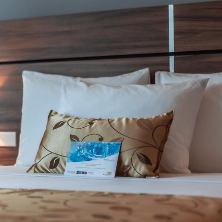 Sleep Inn Tijuana Buitenkant foto