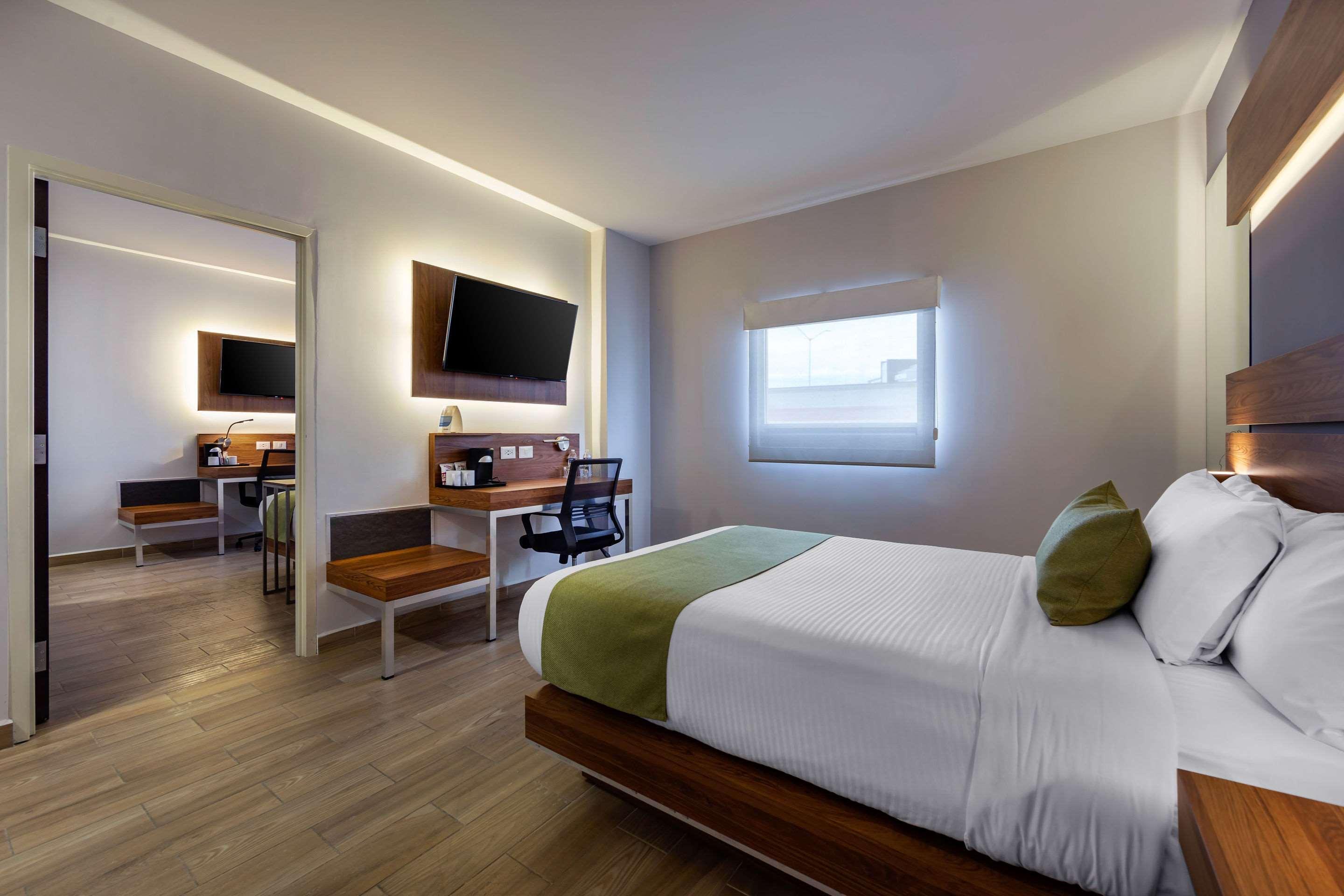 Sleep Inn Tijuana Buitenkant foto
